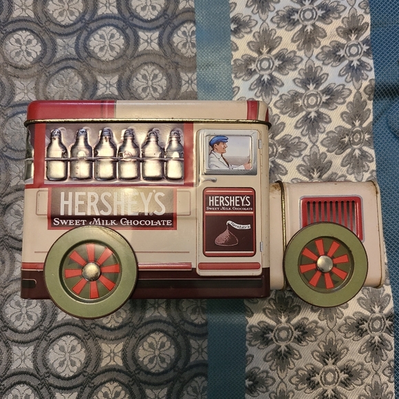 Vintage Hershey's Truck Tin - Picture 4 of 13
